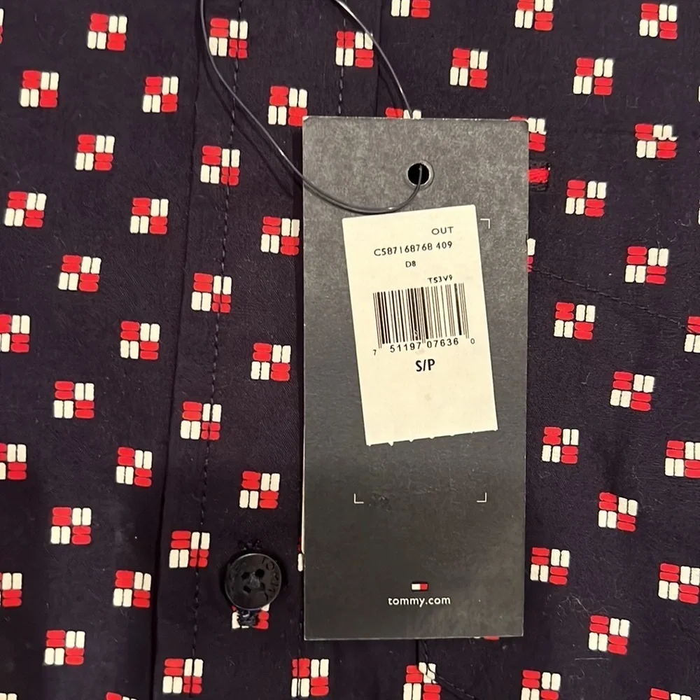 Tommy Hilfiger Boys Button Down Shirt Size 6/7 NWT